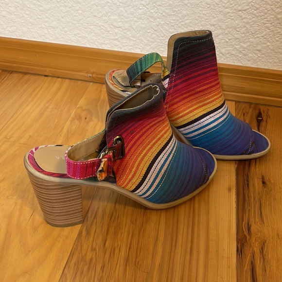 Serape Sandals - Picture 2 of 3